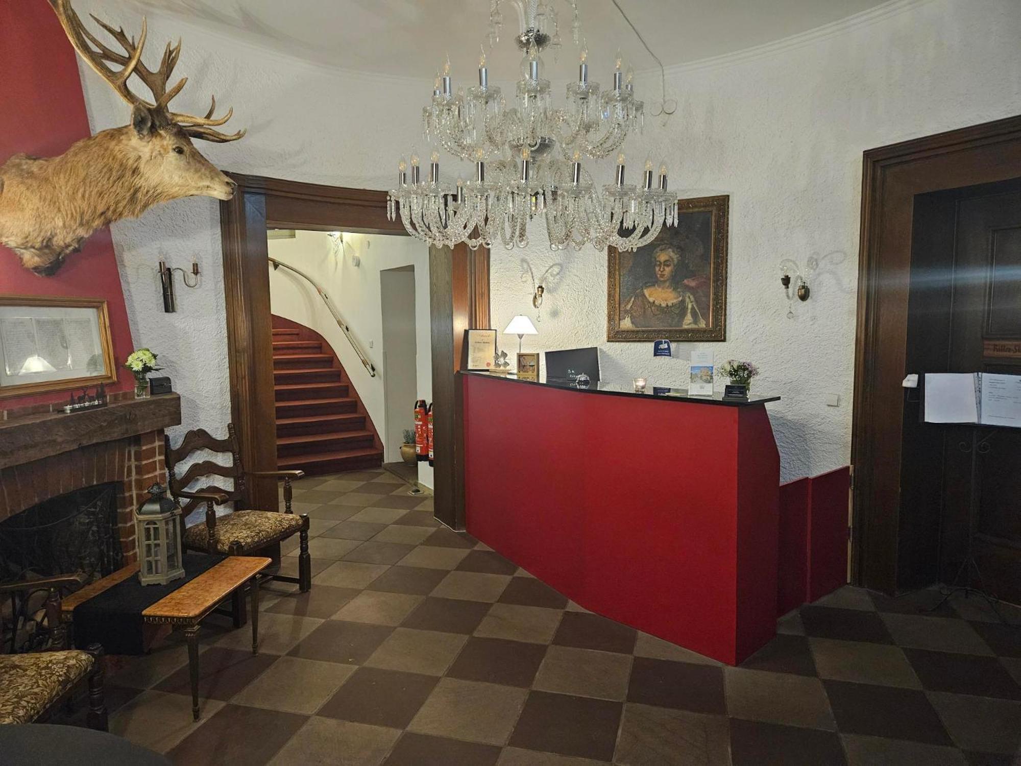 Eventlocation & Hotel Schloss Neuburg Obrigheim Екстер'єр фото